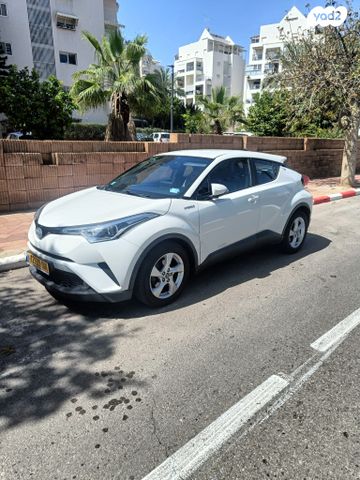מודעת רכב טויוטה C-HR