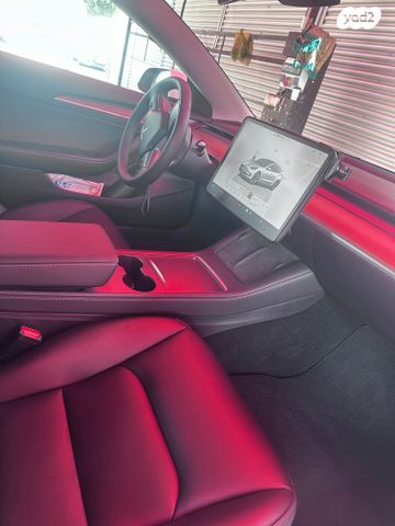 מודעת רכב טסלה מודל 3