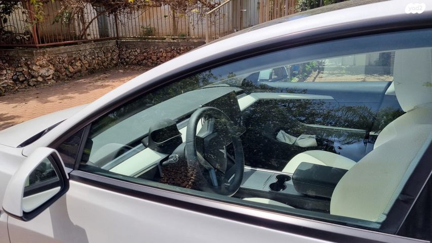 מודעת רכב טסלה מודל 3