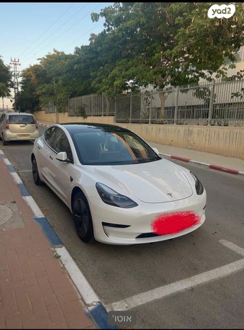 מודעת רכב טסלה מודל 3