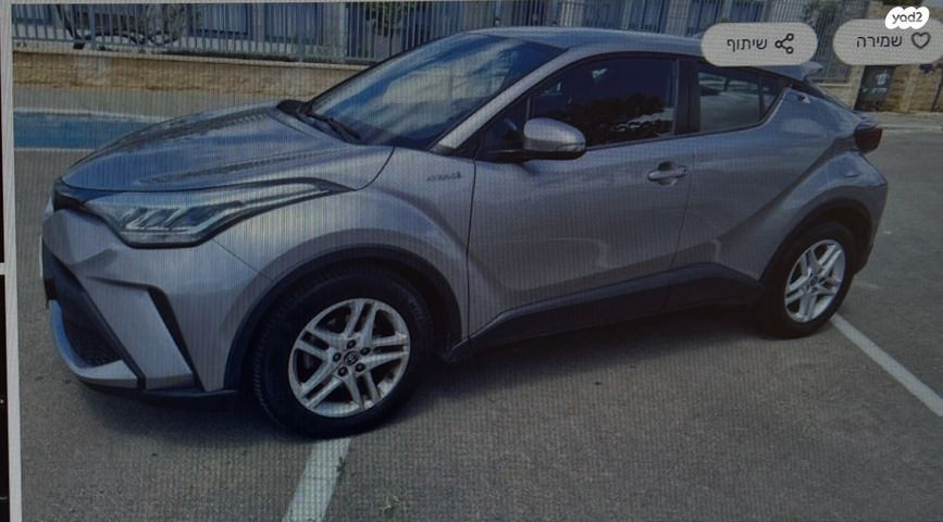 מודעת רכב טויוטה C-HR