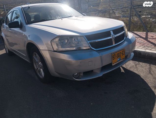 מודעת רכב דודג' אוונג'ר