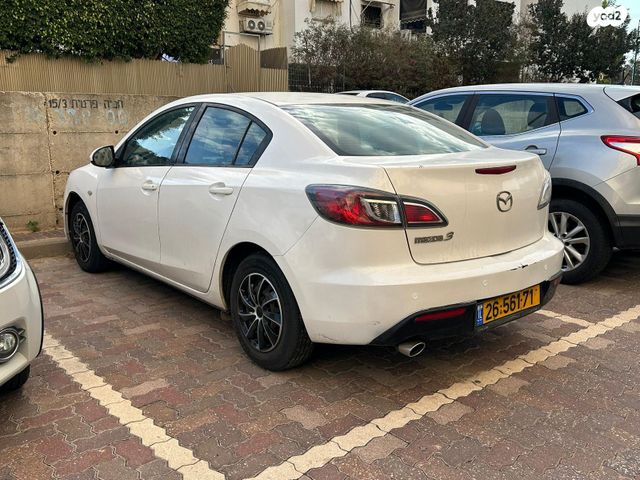 מודעת רכב מאזדה 3