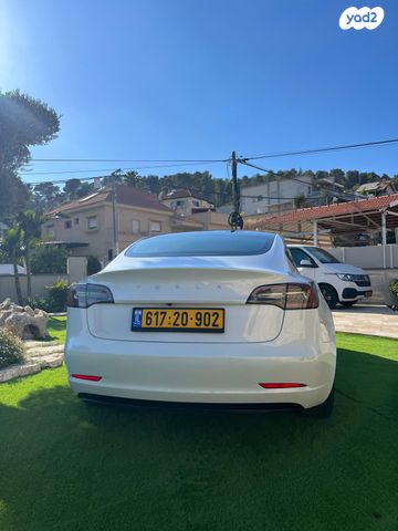 מודעת רכב טסלה מודל 3