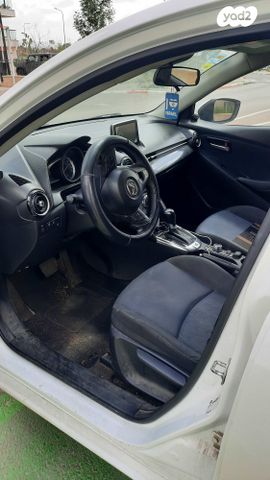 מודעת רכב מאזדה 2