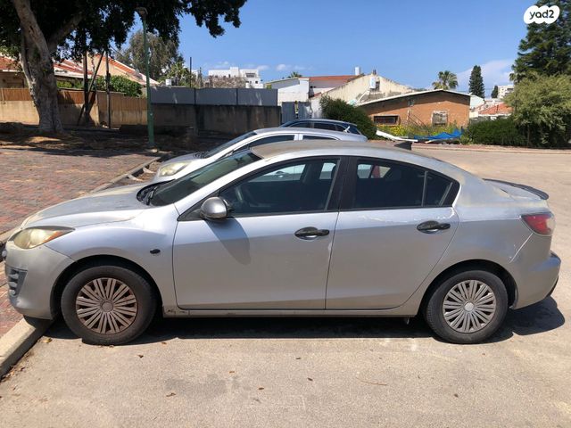 מודעת רכב מאזדה 3