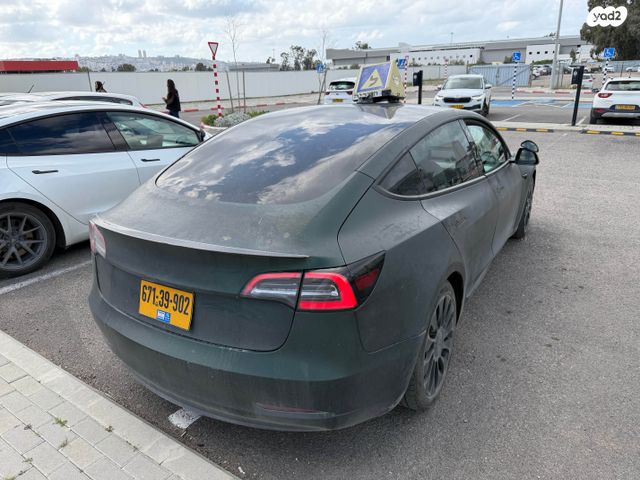 מודעת רכב טסלה מודל 3