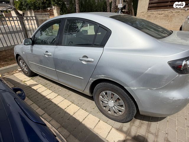 מודעת רכב מאזדה 3