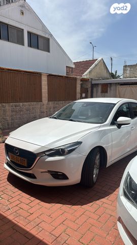 מודעת רכב מאזדה 3