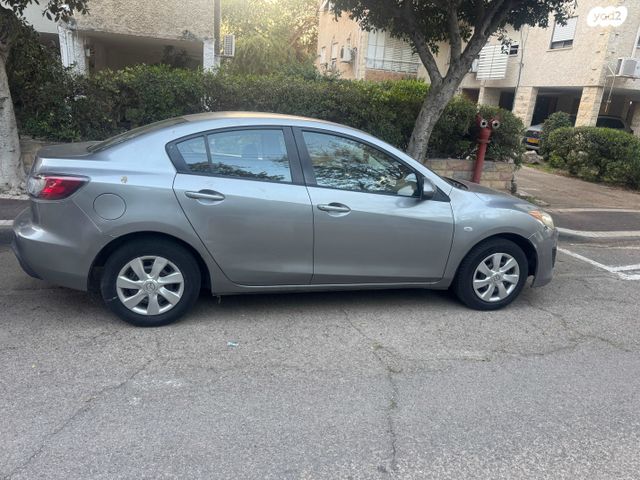 מודעת רכב מאזדה 3