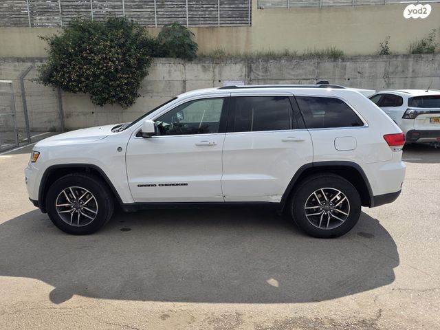 מודעת רכב ג'יפ גרנד צ'ירוקי