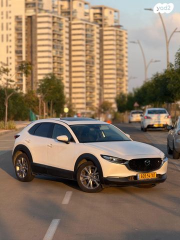 מודעת רכב מאזדה CX-30