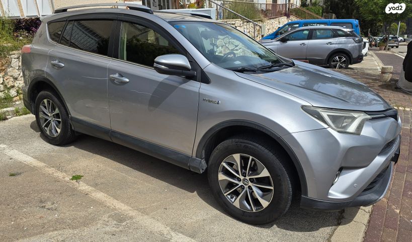 מודעת רכב טויוטה RAV4