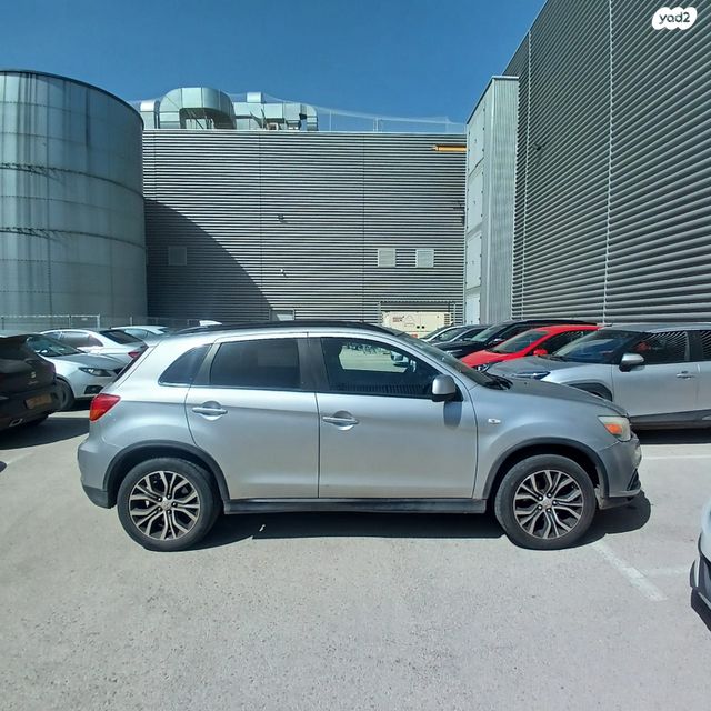 מודעת רכב מיצובישי ASX