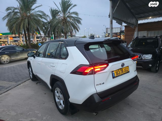מודעת רכב טויוטה RAV4