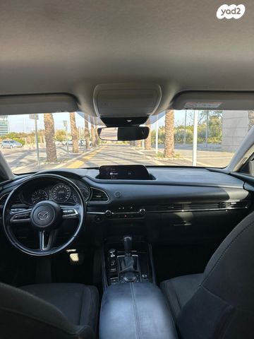 מודעת רכב מאזדה CX-30 2