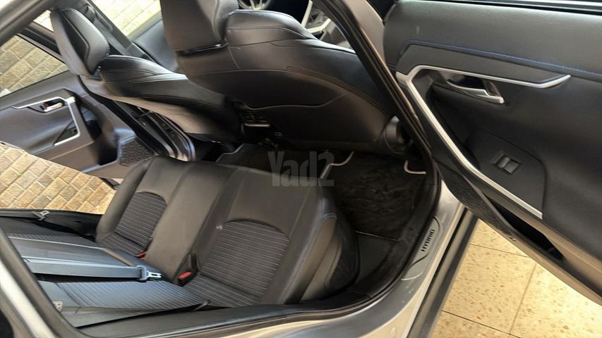 מודעת רכב טויוטה RAV4 3