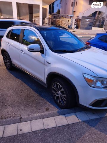 מודעת רכב מיצובישי ASX