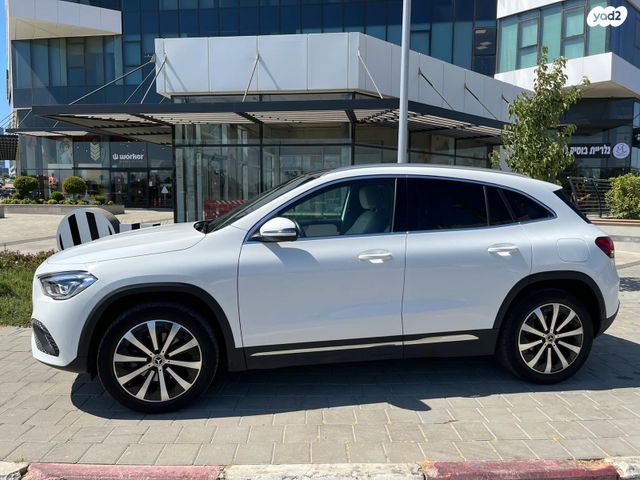 מודעת רכב מרצדס-בנץ GLA