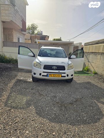 מודעת רכב טויוטה RAV4
