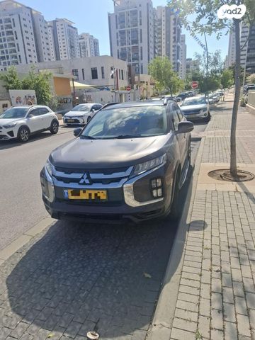 מודעת רכב מיצובישי ASX