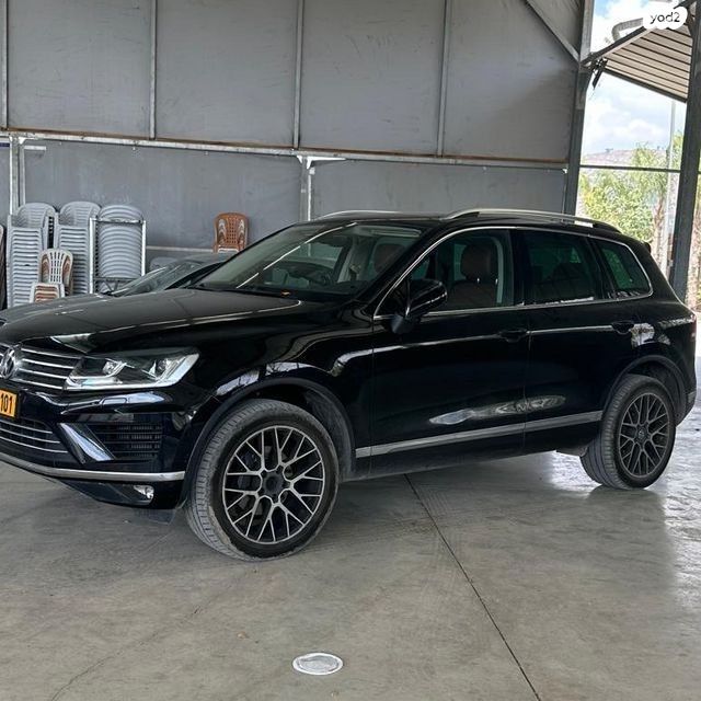 מודעת רכב פולקסווגן טוארג