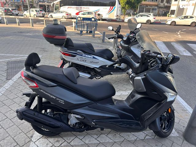 מודעת רכב סאן יאנג ג'וי-מקס 250