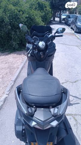 מודעת רכב סאן יאנג קרוזים 300