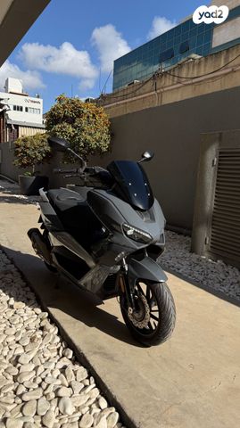 מודעת רכב לונגיה VMAX 300