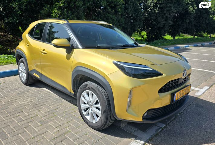 מודעת רכב טויוטה יאריס קרוס