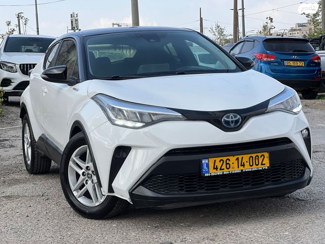 מודעת רכב טויוטה C-HR