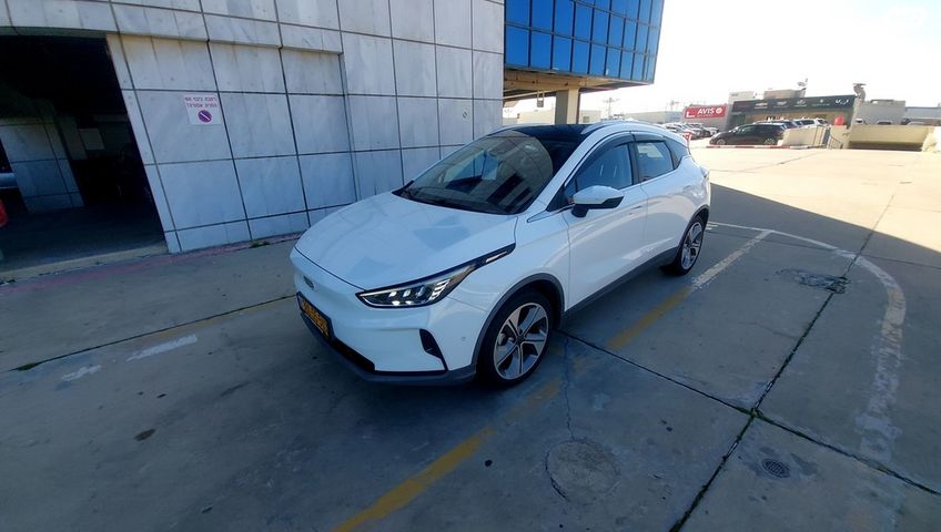 מודעת רכב ג׳ילי Geometry C