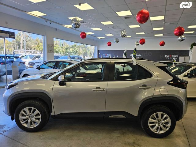 מודעת רכב טויוטה יאריס קרוס 1