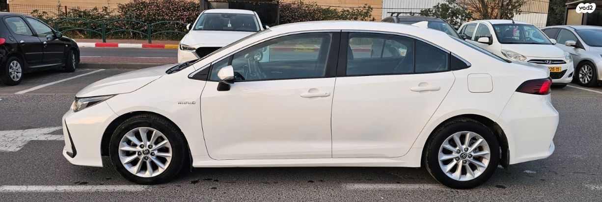 מודעת רכב טויוטה קורולה 1