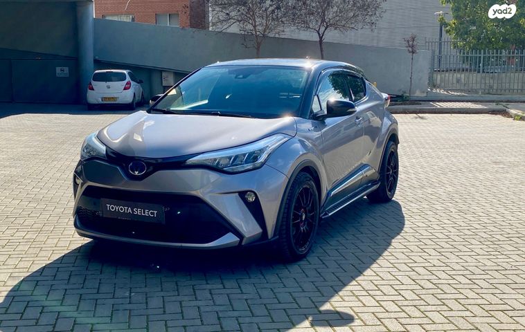מודעת רכב טויוטה C-HR