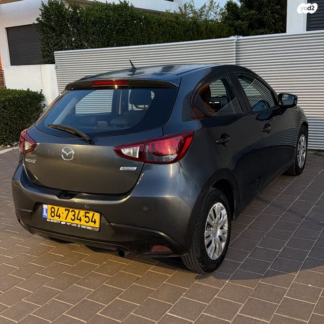 מודעת רכב מאזדה 2