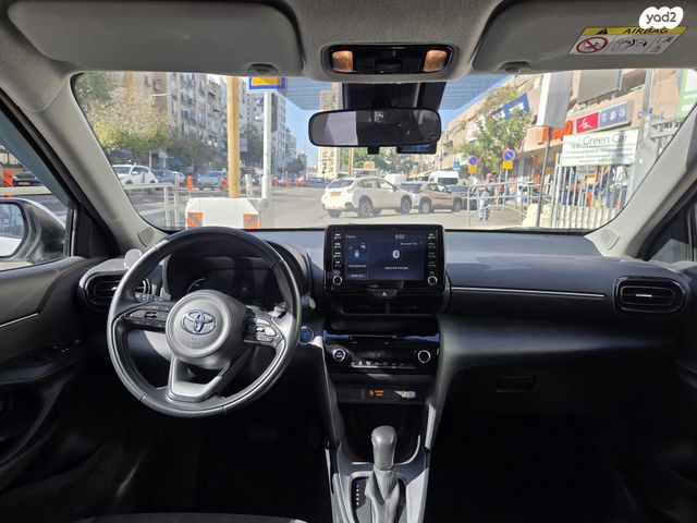 מודעת רכב טויוטה יאריס קרוס 1