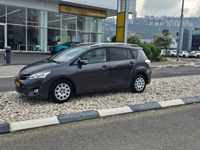 מודעת רכב טויוטה ורסו