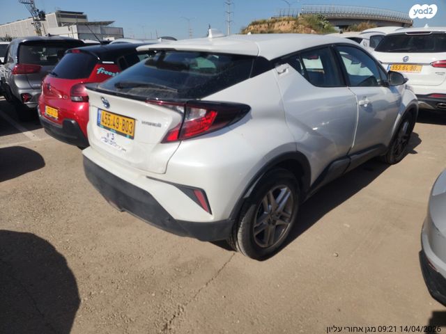 מודעת רכב טויוטה C-HR
