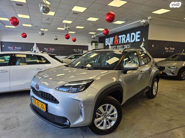 מודעת רכב טויוטה יאריס קרוס