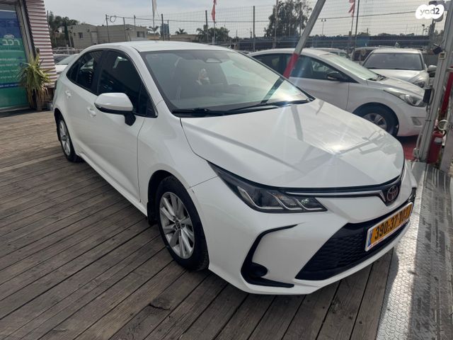 מודעת רכב טויוטה קורולה 2
