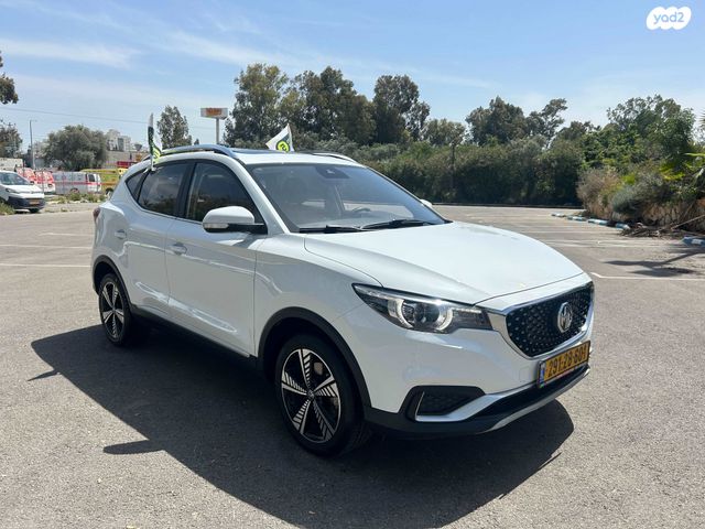 מודעת רכב אם ג'י ZS