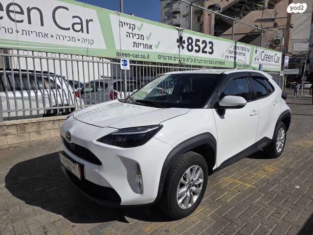 מודעת רכב טויוטה יאריס קרוס