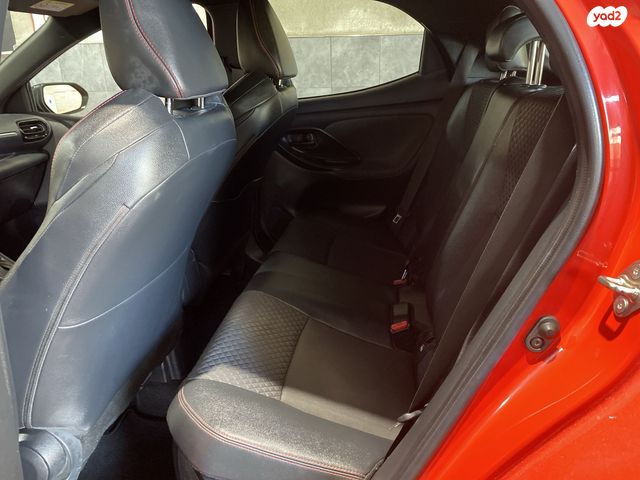 מודעת רכב טויוטה יאריס 2