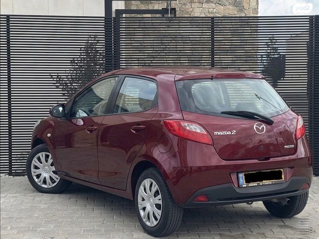 מודעת רכב מאזדה 2