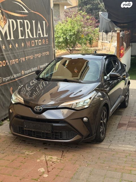 מודעת רכב טויוטה C-HR