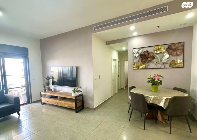 יונתן רטוש 12