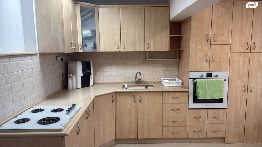 הרב אברהם הלל 13