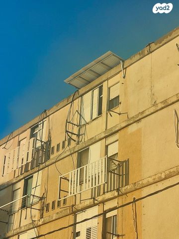 גיורא יוספטל 32