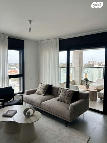 שדרות חיים וייצמן 110